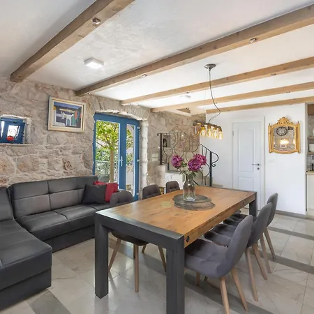 Holiday home Ana Mediterranea
